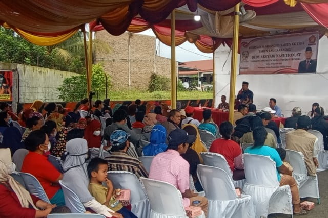Anggota DPRD Medan, Dedy Aksyari Nasution saat reses di Jalan Jermal IV, Medan Denai.
