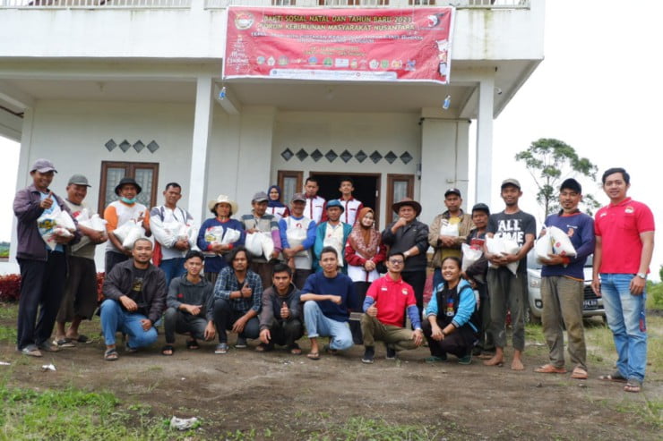 Baksos Nataru, FKMN Bagikan Paket Sembako untuk Masyarakat Prasejahtera