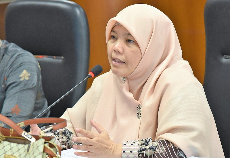 Anggota Komisi 3 DPRD Medan, Dhiyaul Hayati SAg MPd.