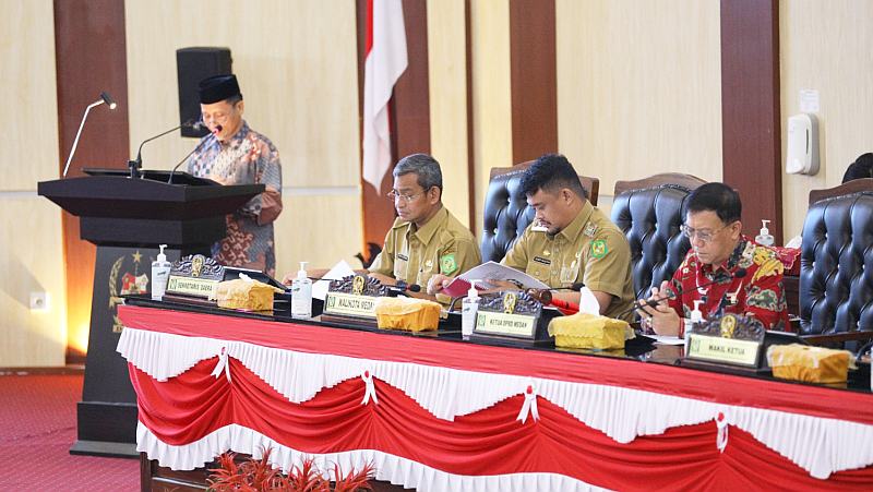 Rapat Paripurna ‘Penyampaian Rekomendasi DPRD Kota Medan terhadap Laporan Keterangan Pertanggungjawaban (LKPJ) Kepala Daerah Tahun Anggaran 2022, di ruang rapat paripurna Gedung DPRD Medan, Jalan Kapten Maulana Lubis No 1, Medan, Selasa (18/4/2023).