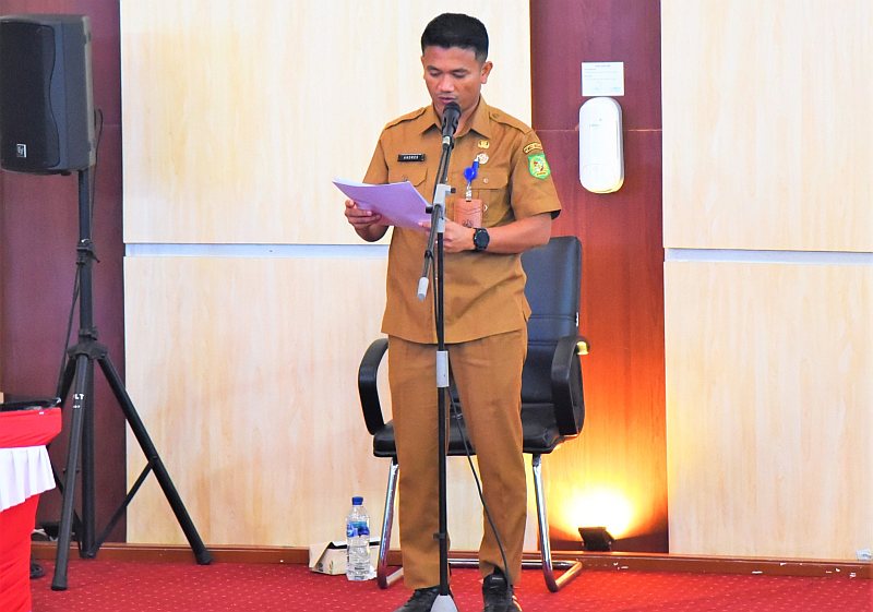 Pembacaan Konsep Keputusan DPRD Kota Medan tentang Persetujuan Ranperda Inovasi Daerah oleh Kepala Bagian Persidangan dan Perundang-Undangan Sekretariat DPRD Kota Medan, Andres Willy Simanjuntak SH, dalam Rapat Paripurna DPRD Kota Medan, Selasa (22/8/2023).
