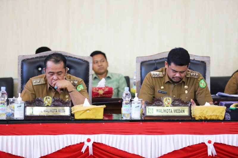 Rapat Paripurna DPRD Kota Medan tentang Penyampaian Laporan Hasil Pembahasan P.APBD, Pendapat Fraksi-Fraksi DPRD Kota Medan dan Penandatanganan/Pengambilan Keputusan DPRD Kota Medan sekaligus Persetujuan Bersama DPRD Kota Medan dengan Kepala Daerah atas Ranperda Kota Medan tentang P-APBD Kota Medan Tahun Anggaran 2023, Gedung DPRD Kota Medan, Jalan Kapten Maulana Lubis, Medan, Selasa (19/09/2023).