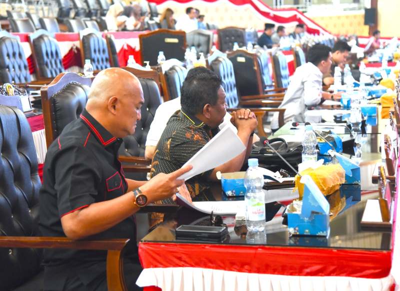 Paripurna Pengesahan Kode Etik DPRD Kota Medan di Gedung DPRD Kota Medan, Senin (9/10/2023).