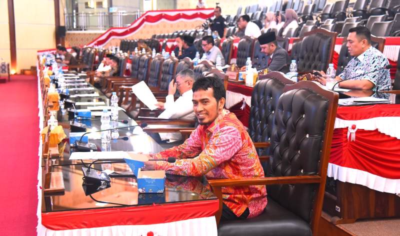 Paripurna Pengesahan Kode Etik DPRD Kota Medan di Gedung DPRD Kota Medan, Senin (9/10/2023).