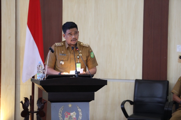 Wali Kota Medan Bobby Nasution menyampaikan sambutan.