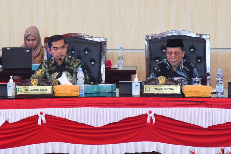 Rapat Paripurna DPRD Kota Medan, Penyampaian Laporan Panitia Khusus, Pendapat Fraksi-Fraksi DPRD Kota Medan dan Penandatanganan/ Pengambilan Keputusan DPRD Kota Medan Sekaligus Persetujuan Bersama DPRD Kota Medan dengan Kepala Daerah atas Ranperda Kota Medan tentang Perlindungan Terhadap Penyandang Disabilitas dan Lanjut Usia, di Gedung DPRD Kota Medan, Jl Kapten Maulana Lubis, Senin (18/12/2023).